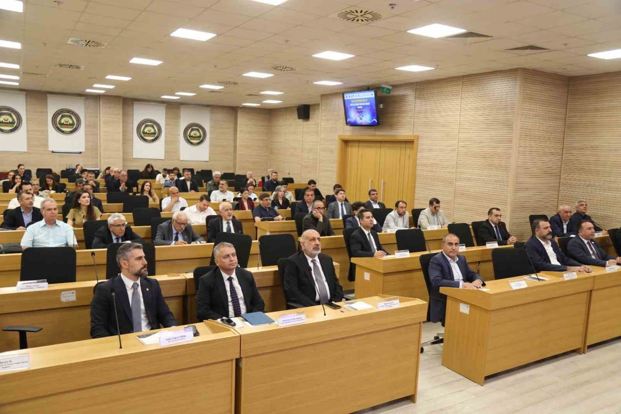 DTSO'DA DÜZENLENEN "İHRACATIN FİNANSMANI VE YENİ NESİL İHRACAT DESTEKLERİ ZİRVESİ"NDE KENTİN...