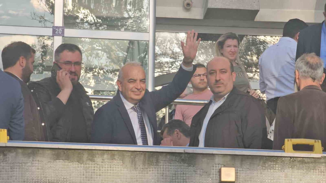 DURUŞMA SONRASI ÇETİN BOZKURT GAZETECİLERE AÇIKLAMALARDA BULUNDU