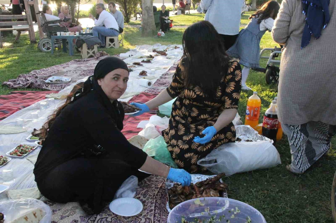 DUYGU DOLU ANLARIN YAŞANDIĞI PROGRAMDA, ANNELERİN FEDAKÂRLIĞI VE ENGELLİ BİREYLERİN TOPLUMSAL...