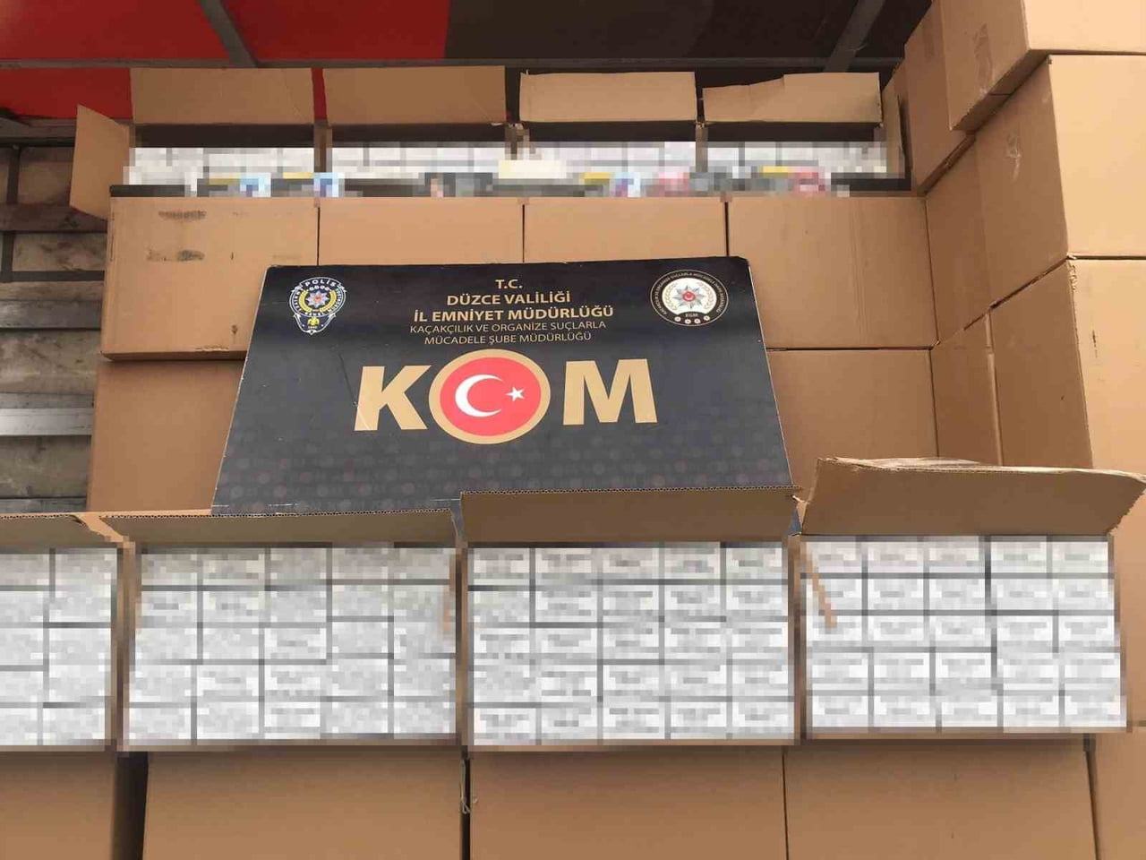 DÜZCE'DE DÜZENLENEN OPERASYONLARDA MAKARON VE KAÇAK İÇKİ ELE GEÇİRİLDİ