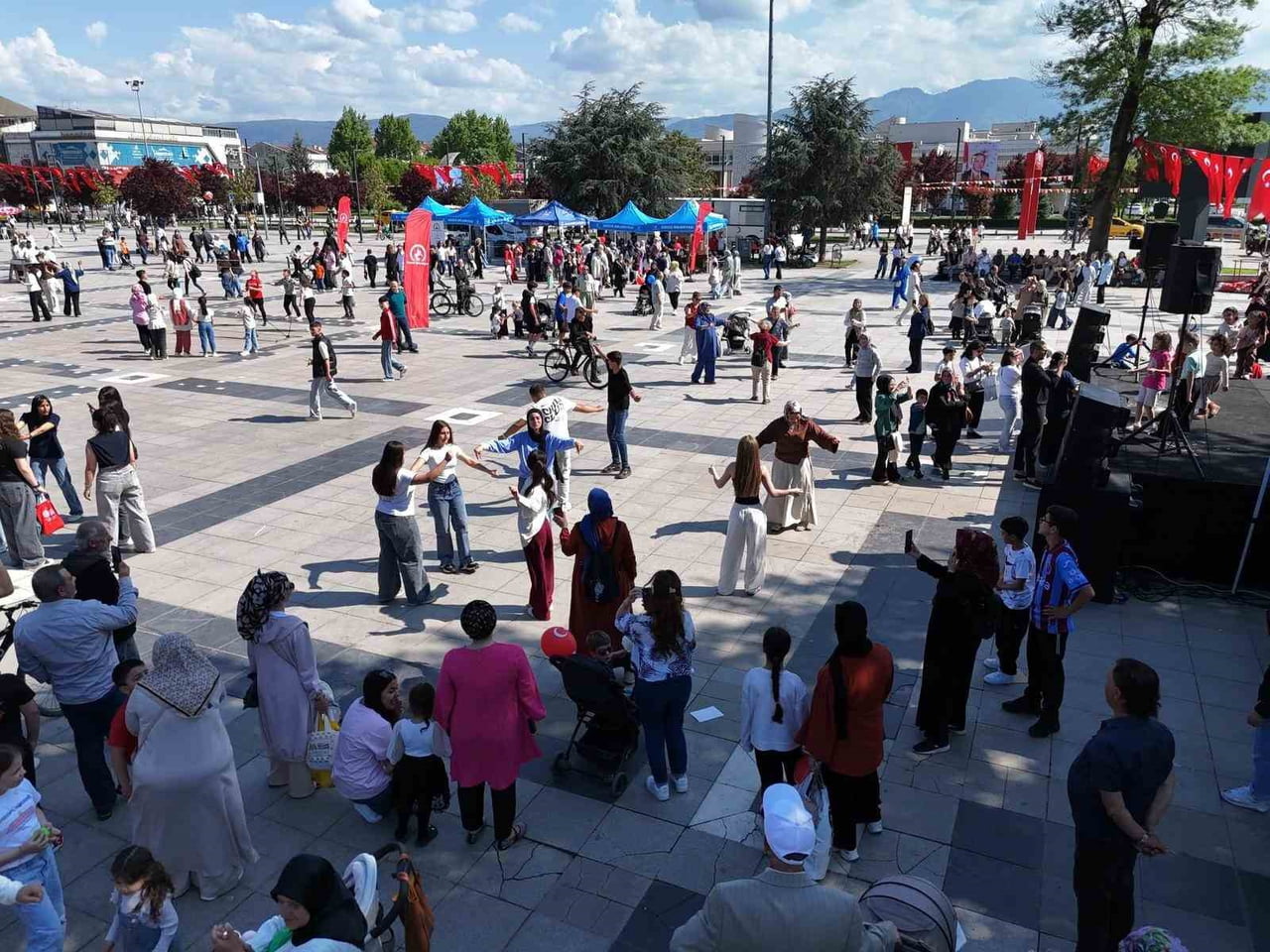 DÜZCE BELEDİYESİ, 19 MAYIS ATATÜRK’Ü ANMA, GENÇLİK VE SPOR BAYRAMI’NIN 107. YIL DÖNÜMÜ İLE GENÇLİK...