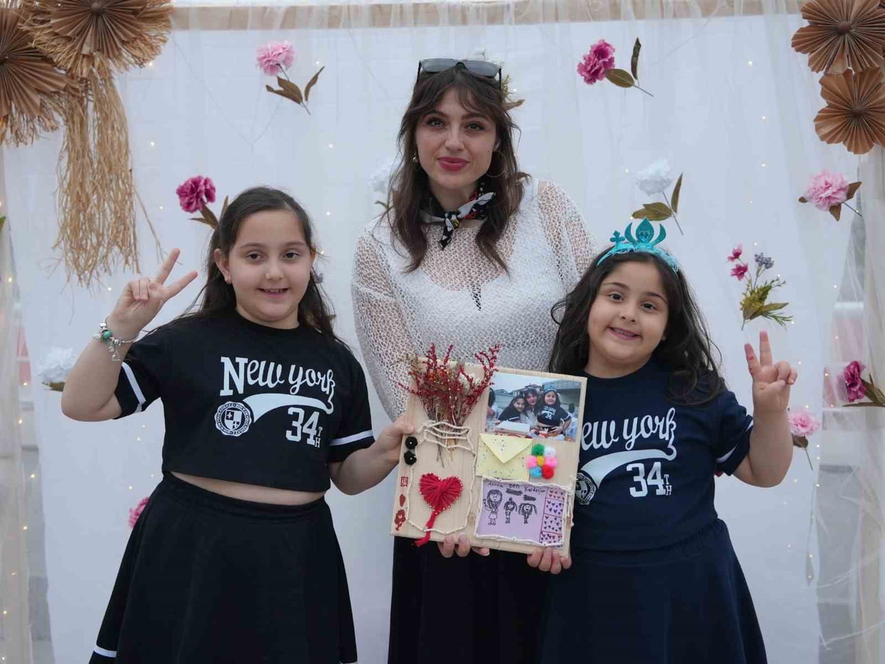 DÜZCE BELEDİYESİ ÇOCUK ÜNİVERSİTESİ, ANNELER GÜNÜ DOLAYISIYLA 7-12 YAŞ GRUBU ÇOCUKLAR VE...