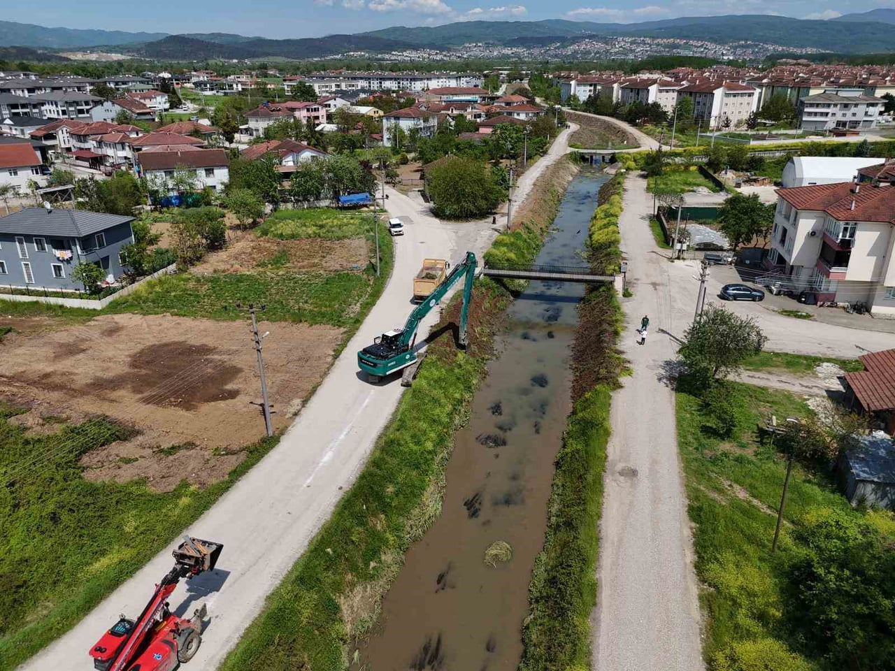 DÜZCE BELEDİYESİ İLE DEVLET SU İŞLERİ’NİN (DSİ) ORTAKLAŞA YÜRÜTTÜĞÜ ÇALIŞMALAR KAPSAMINDA, KARACA...