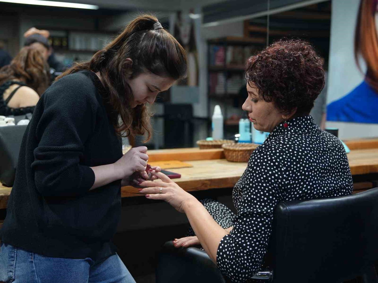 DÜZCE BELEDİYESİ SOSYAL HİZMETLER MÜDÜRLÜĞÜ, YAKLAŞAN ANNELER GÜNÜ ÖNCESİNDE DUYGUSAL VE BİR O...