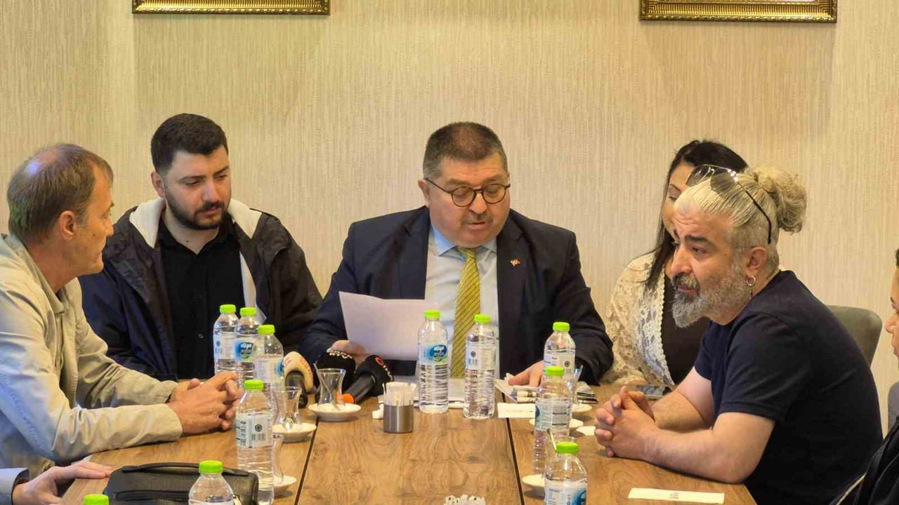 DÜZCE ÇALIŞAN GAZETECİLER (DÇG) CEMİYETİ 1. OLAĞAN KONGRESİ YAPILDI.