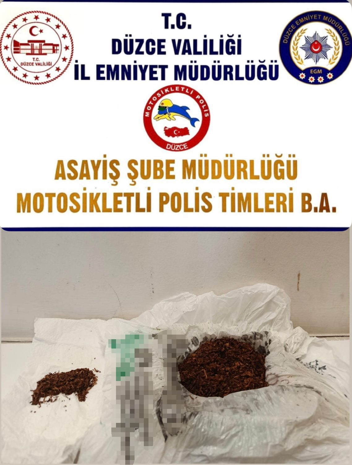 DÜZCE’DE YUNUS POLİSLERİNİN YAPTIĞI SOKAK ÇALIŞMASINDA BİR ŞAHSIN ÜZERİNDE VE ARACINDA 61,75 GRAM...