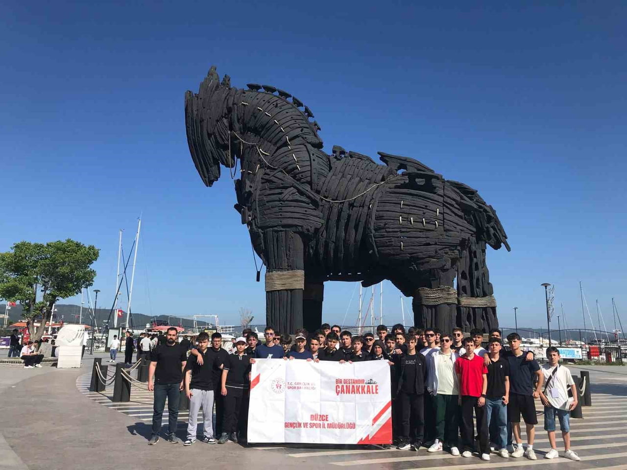 DÜZCE GENÇLİK VE SPOR İL MÜDÜRLÜĞÜ TARAFINDAN DÜZENLENEN “BİR DESTANDIR ÇANAKKALE” PROGRAMI...