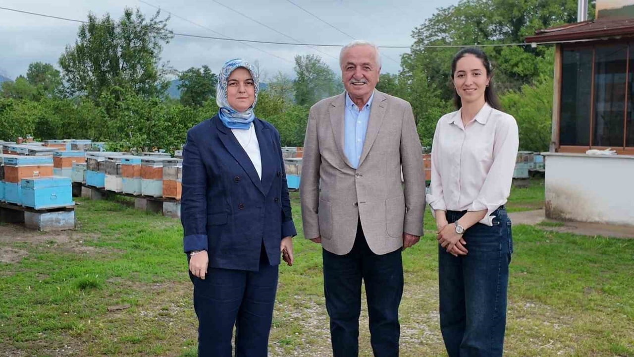 DÜZCE İL TARIM VE ORMAN MÜDÜRÜ ESRA UZUN, 350 KOCANA SAHİP 27 YAŞINDAKİ GENÇ KADIN GİRİŞİMCİ GÜLER...
