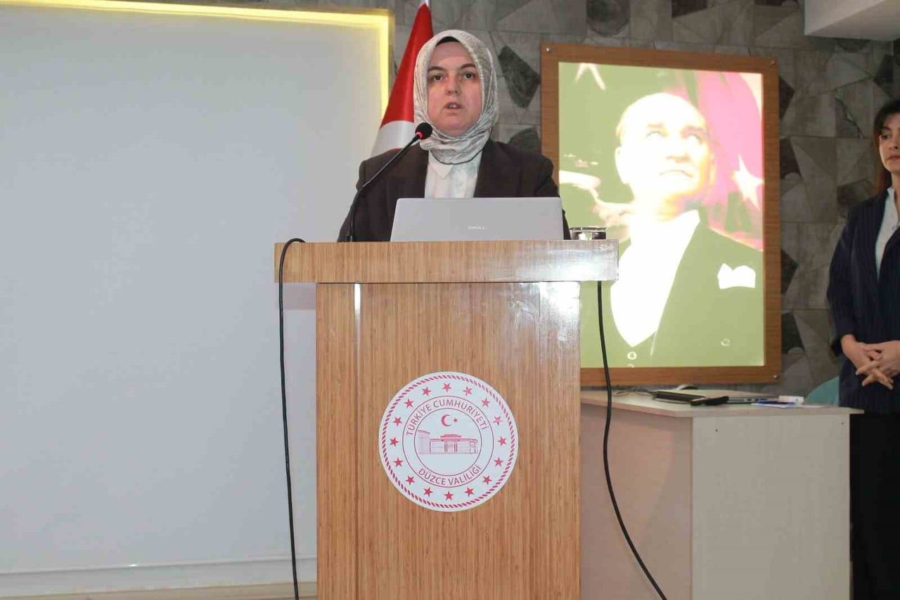 DÜZCE İL TARIM VE ORMAN MÜDÜRÜ ESRA UZUN, İLDE FAALİYET GÖSTEREN 317 ETLİK KANATLI İŞLETMESİ İLE...