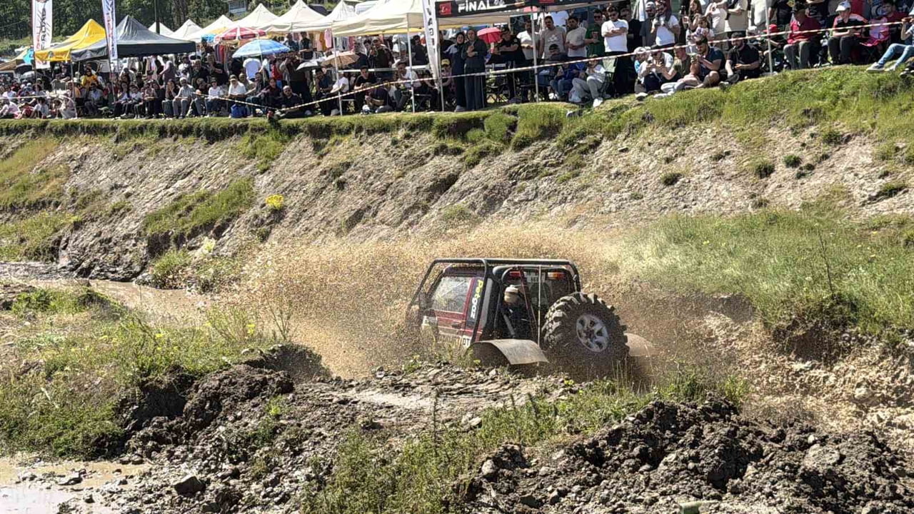 DÜZCE SAFARİ OFF-ROAD KULÜBÜ TARAFINDAN DÜZENLENEN 36. OFF-ROAD FESTİVALİ’NDE EKSTREM PARKURDA...