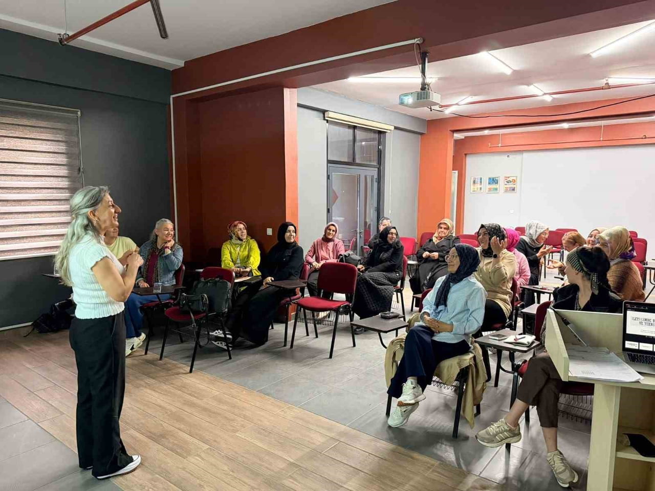 DÜZCE ÜNİVERSİTESİ TARAFINDAN HAYATA GEÇİRİLEN GİRİŞİMCİ KADIN AKADEMİSİ’NİN İLK ETKİNLİĞİ, DÜZCE...