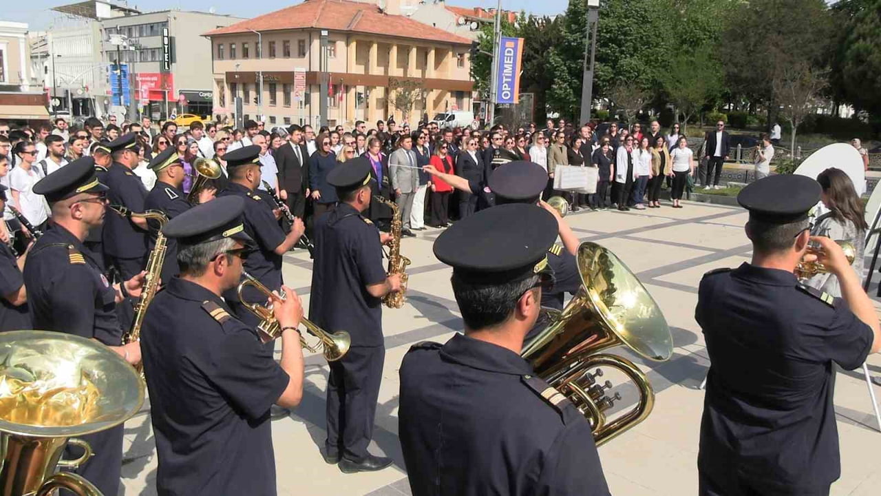 EDİRNE'DE 5 MAYIS, "DÜNYA EBELER GÜNÜ" VE "12 MAYIS HEMŞİRELER GÜNÜ" DOLAYISIYLA TÖREN...