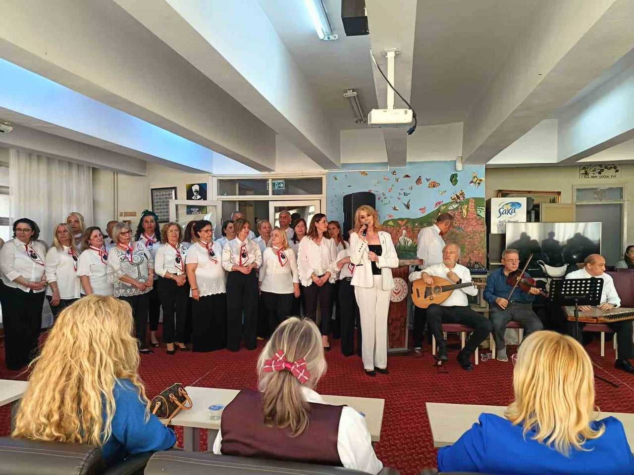 EDİRNE'DE HUZUREVİ SAKİNLERİ TÜRK SANAT MÜZİĞİ KONSERİYLE GEÇMİŞE YOLCULUK YAPTI. UNUTULMAZ...