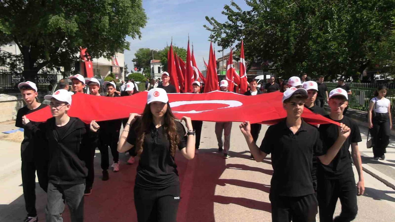 EDİRNE'DEKİ KUTLAMALAR KORTEJ YÜRÜYÜŞÜYLE BAŞLADI.