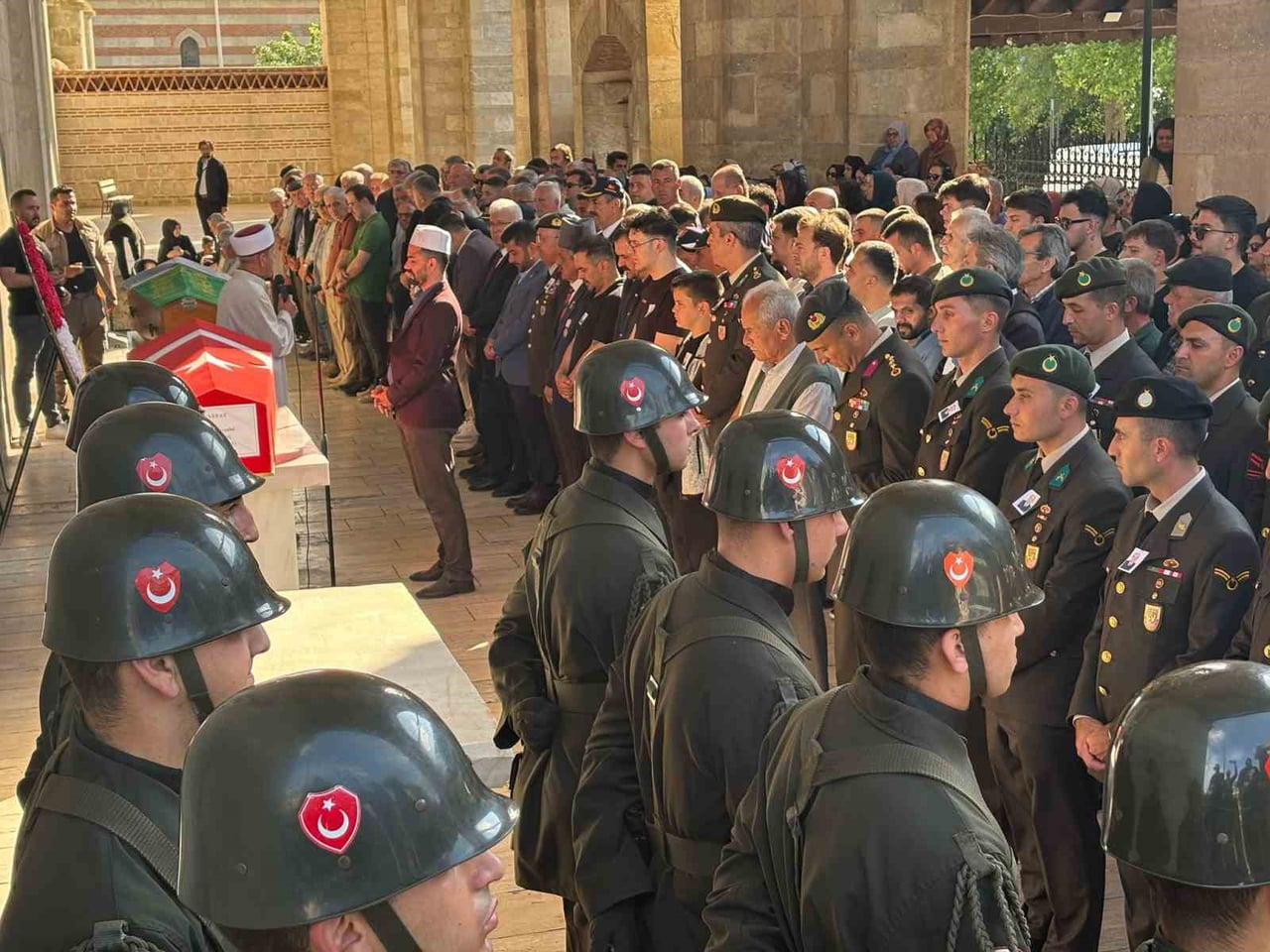 EDİRNE’DE TEDAVİ GÖRDÜĞÜ HASTANEDE HAYATINI KAYBEDEN 73 YAŞINDAKİ KIBRIS GAZİSİ CELAL KOÇ, ESKİ...