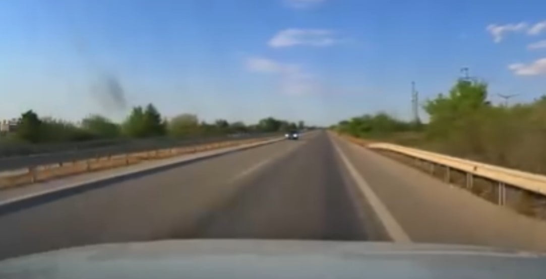 EDİRNE’DE TERS YÖNDE İLERLEYEN OTOMOBİL TRAFİKTE TEHLİKE SAÇTI