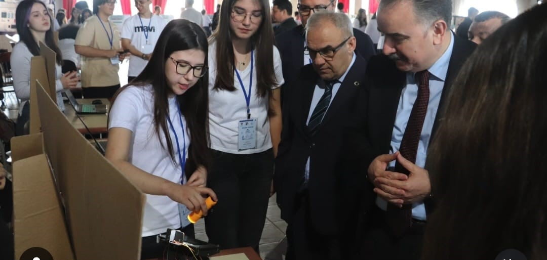EDREMİT BİLİM VE SANAT MERKEZİ (BİLSEM) ÖĞRENCİLERİNİN HAZIRLADIĞI YENİLİKÇİ PROJELER, TÜBİTAK...