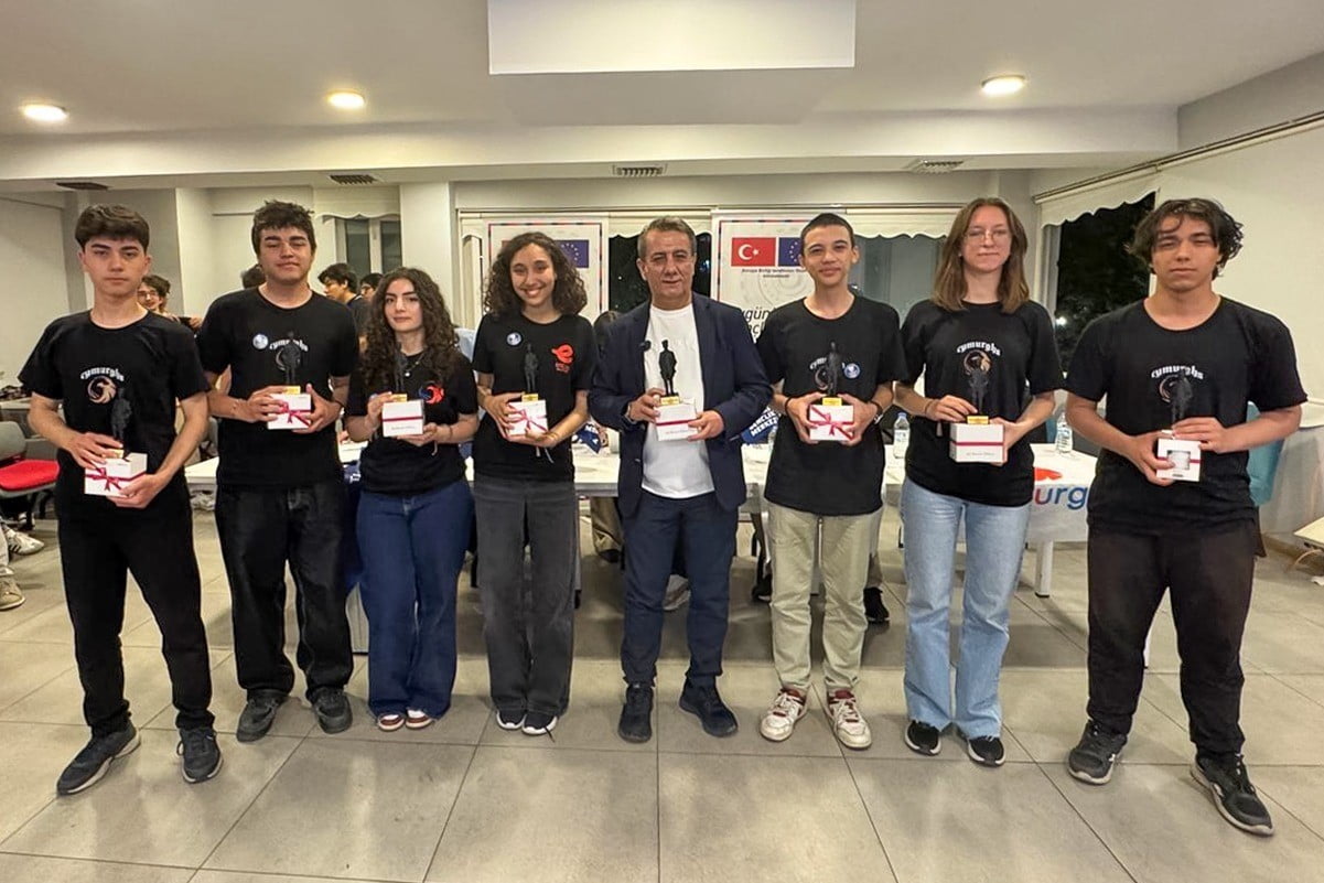EFELER BELEDİYESİ DİJİTAL GENÇLİK MERKEZİ (DİGEM) TARAFINDAN DÜZENLENEN DİJİTAL OYUN TASARIM...