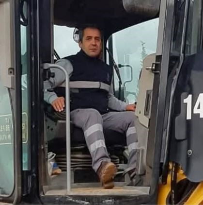 EFELER BELEDİYESİ FEN İŞLERİ MÜDÜRLÜĞÜ'NDE GÖREV YAPAN GREYDER OPERATÖRÜ BARIŞ AYDEMİR HAYATINI...