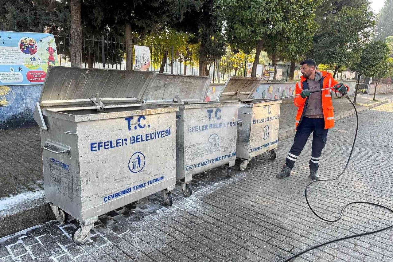 EFELER BELEDİYESİ YAKLAŞAN KURBAN BAYRAMI ÖNCESİNDE İLÇE GENELİNDE KAPSAMLI BİR TEMİZLİK...