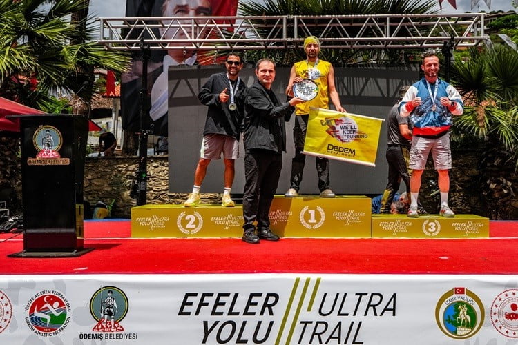 EFELER YOLU ULTRA TRAİL, İZMİR'DE 50K, 30K, 15K VE 5K'LIK PARKURLARDA GERÇEKLEŞTİRİLDİ. YARIŞLARIN...