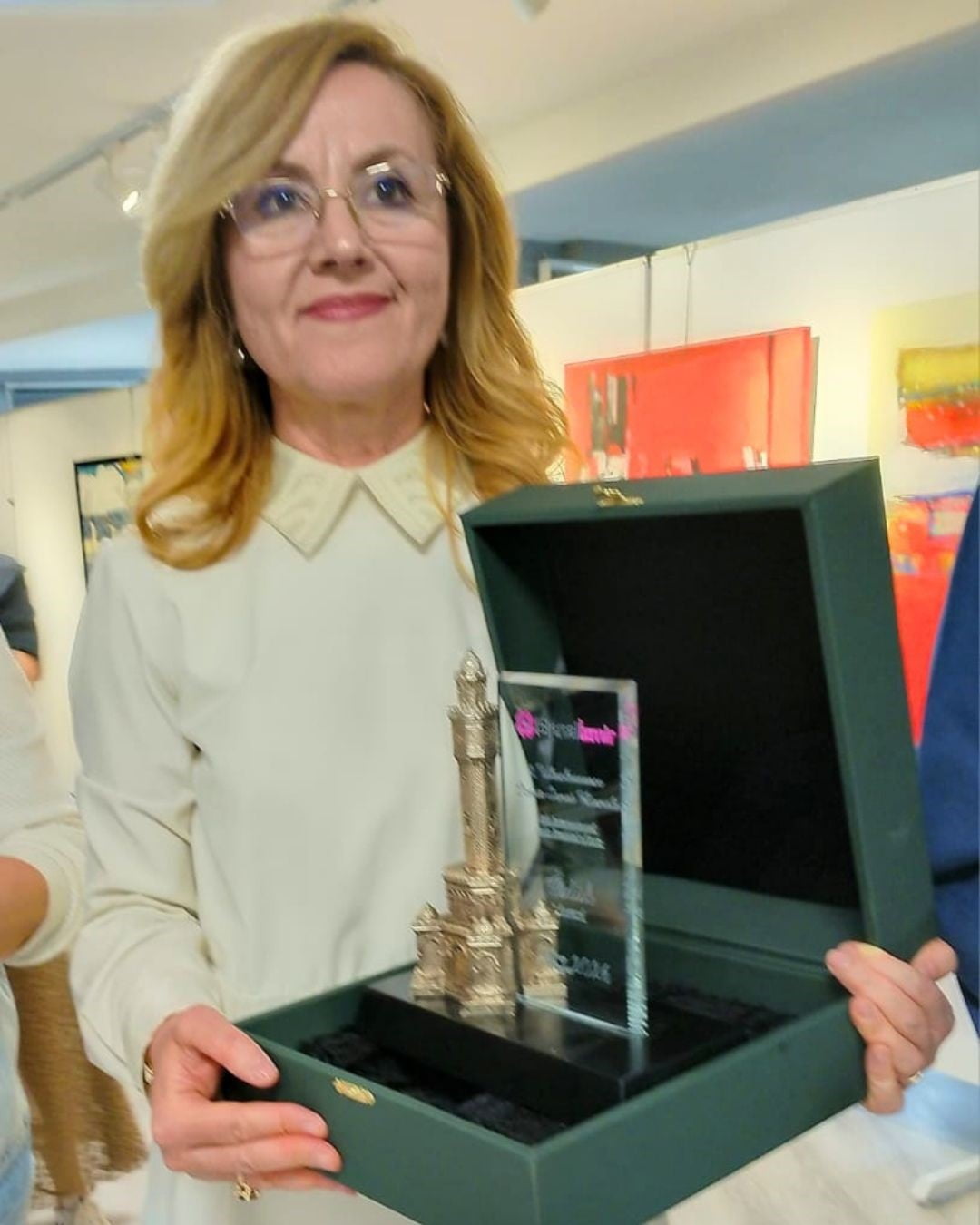 EGE ÜNİVERSİTESİ EĞİTİM FAKÜLTESİ ÖĞRETİM ÜYESİ PROF. DR. MERİH TEKİN BENDER, "UÇ UÇ BÖCEĞİM" ADLI...