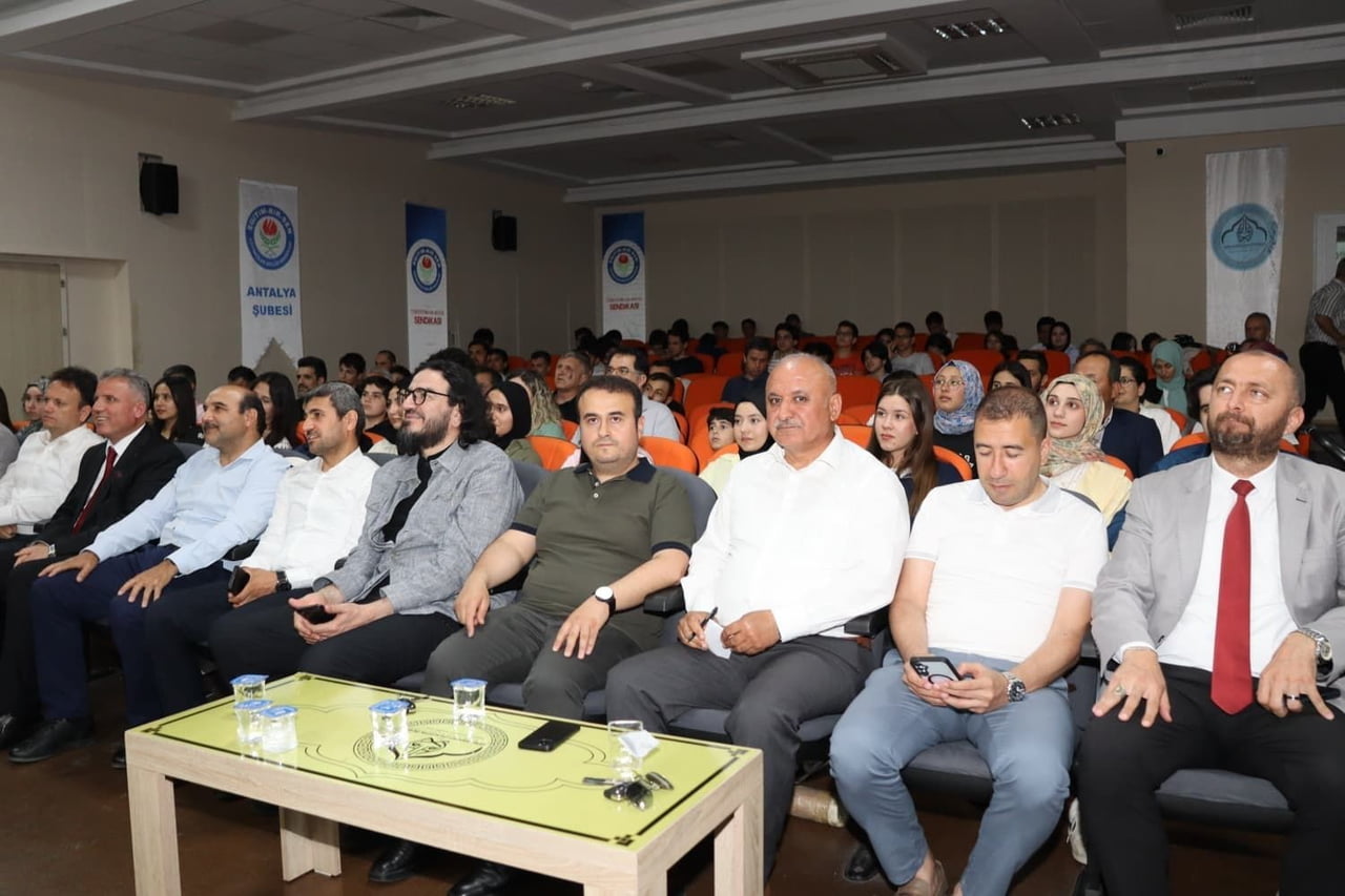 EĞİTİM BİR-SEN UHDESİNDE, GENÇ MEMUR-SEN TARAFINDAN YÜRÜTÜLEN "BİR BİLENLE BİLGE NESİL KİTAP OKUMA...