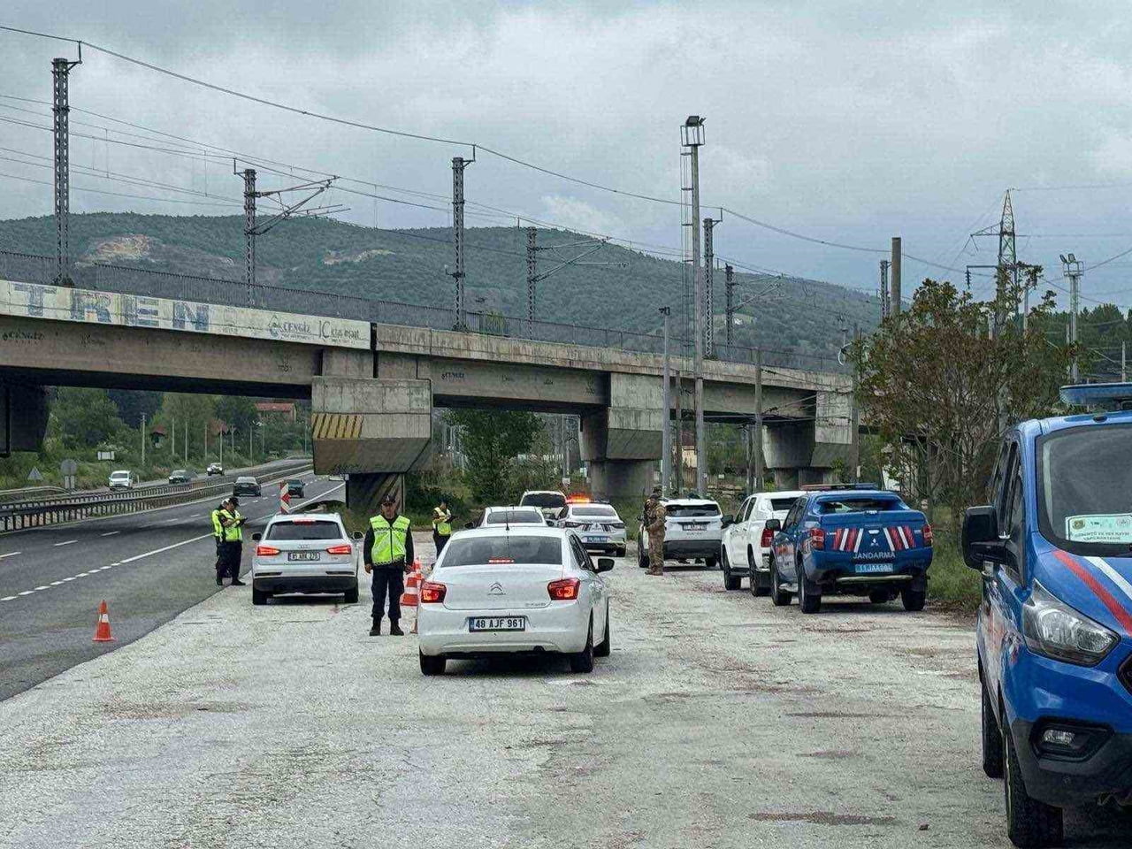 EHLİYETSİZ SÜRÜCÜYE BAYRAM DENETİMİNDE 80 BİN TL CEZA
