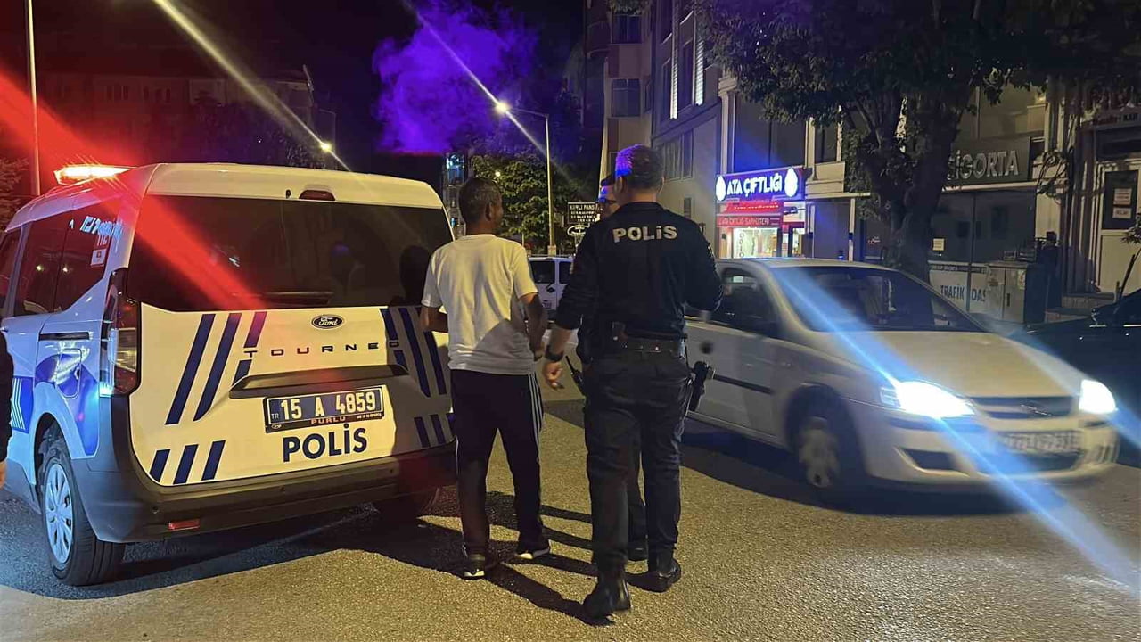 EKİPLERİN H.G.'Yİ POLİS MERKEZİNE GÖTÜRMESİ.