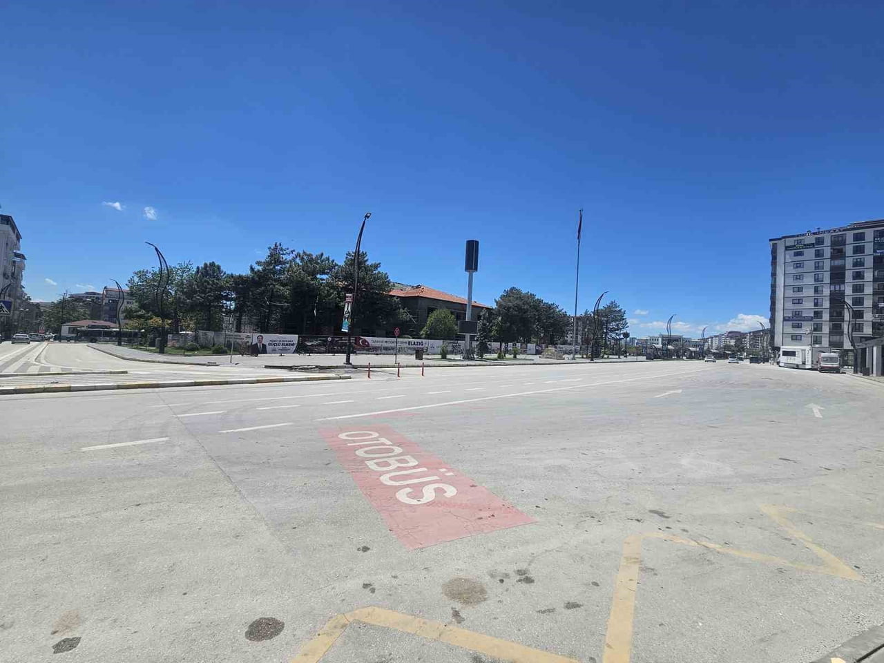 ELAZIĞ'DA KURBAN BAYRAMI'NIN İLK GÜNÜNDE CADDE VE SOKAKLARDA SESSİZLİK HAKİM OLDU.