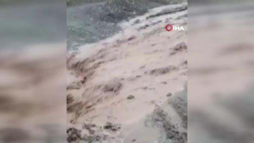 Elazığ'da sağanak sonrası sel