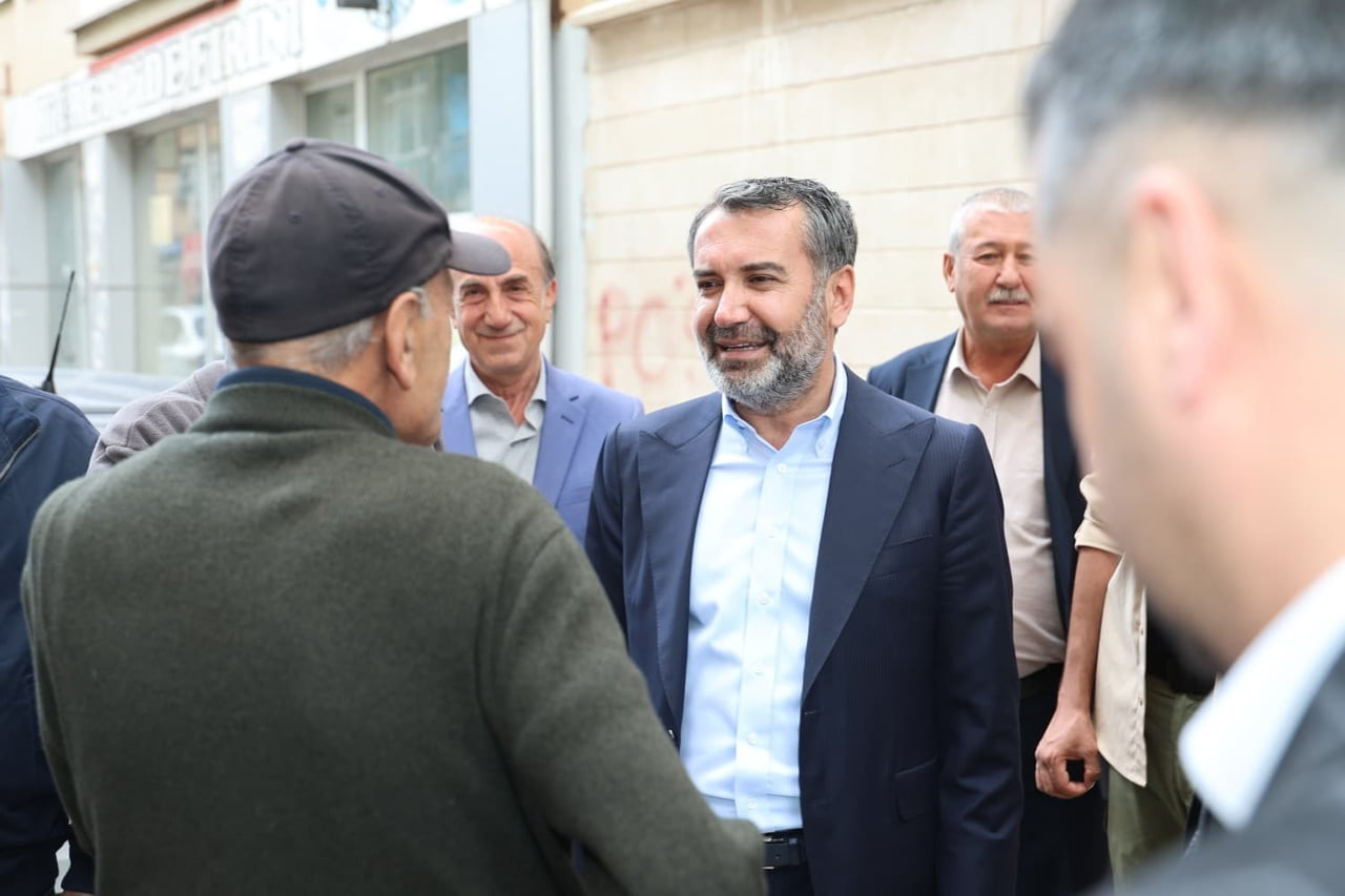 ELAZIĞ BELEDİYE BAŞKANI ŞAHİN ŞERİFOĞULLARI, NAİLBEY MAHALLESİ’NDE YÜRÜTÜLEN YOL YENİLEME VE...