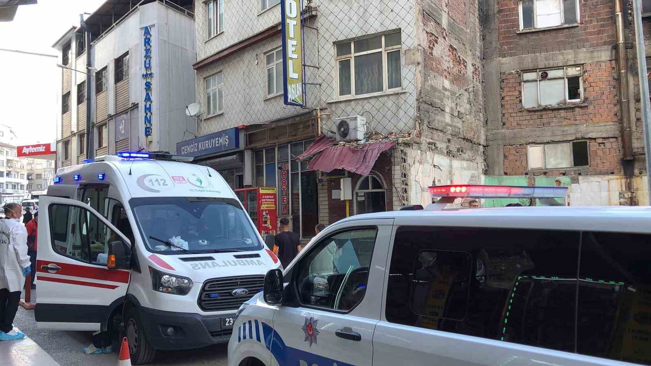ELAZIĞ’DA 72 YAŞINDAKİ YAŞLI ADAM, OTEL ODASINDA ÖLÜ BULUNDU. ŞAHSIN 6 GÜN ÖNCE ÖLDÜĞÜ VE OTELİ...