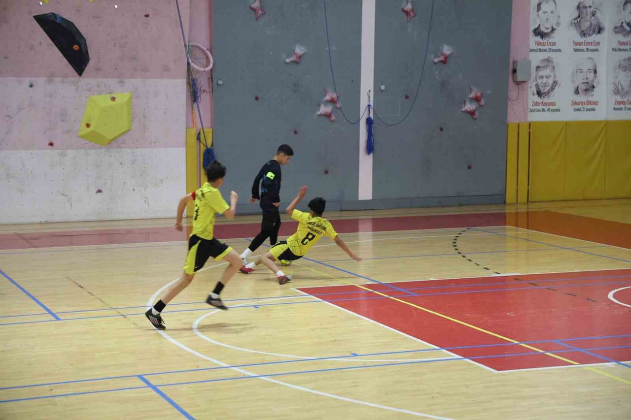 ELAZIĞ’DA FUTSAL MÜSABAKALARI TAMAMLANDI