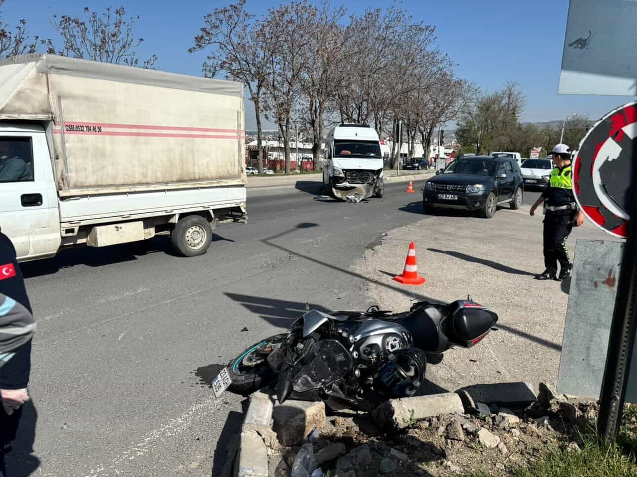 ELAZIĞ’DA MOTOSİKLET İLE MİNİBÜSÜN ÇARPIŞMASI SONUCU MEYDANA GELEN TRAFİK KAZASINDA 1 KİŞİ...