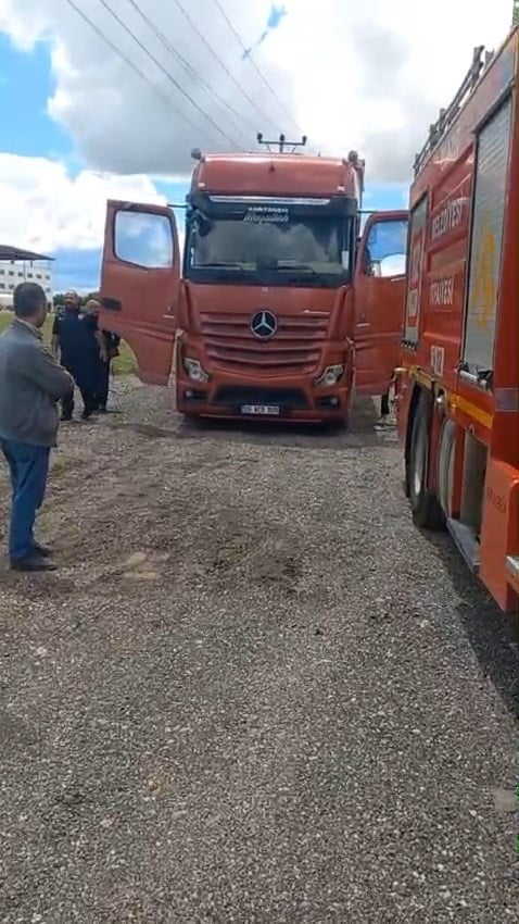 ELAZIĞ’DA TIR ŞOFÖRÜ, ARACININ İÇERİSİNDE ÖLÜ BULUNDU