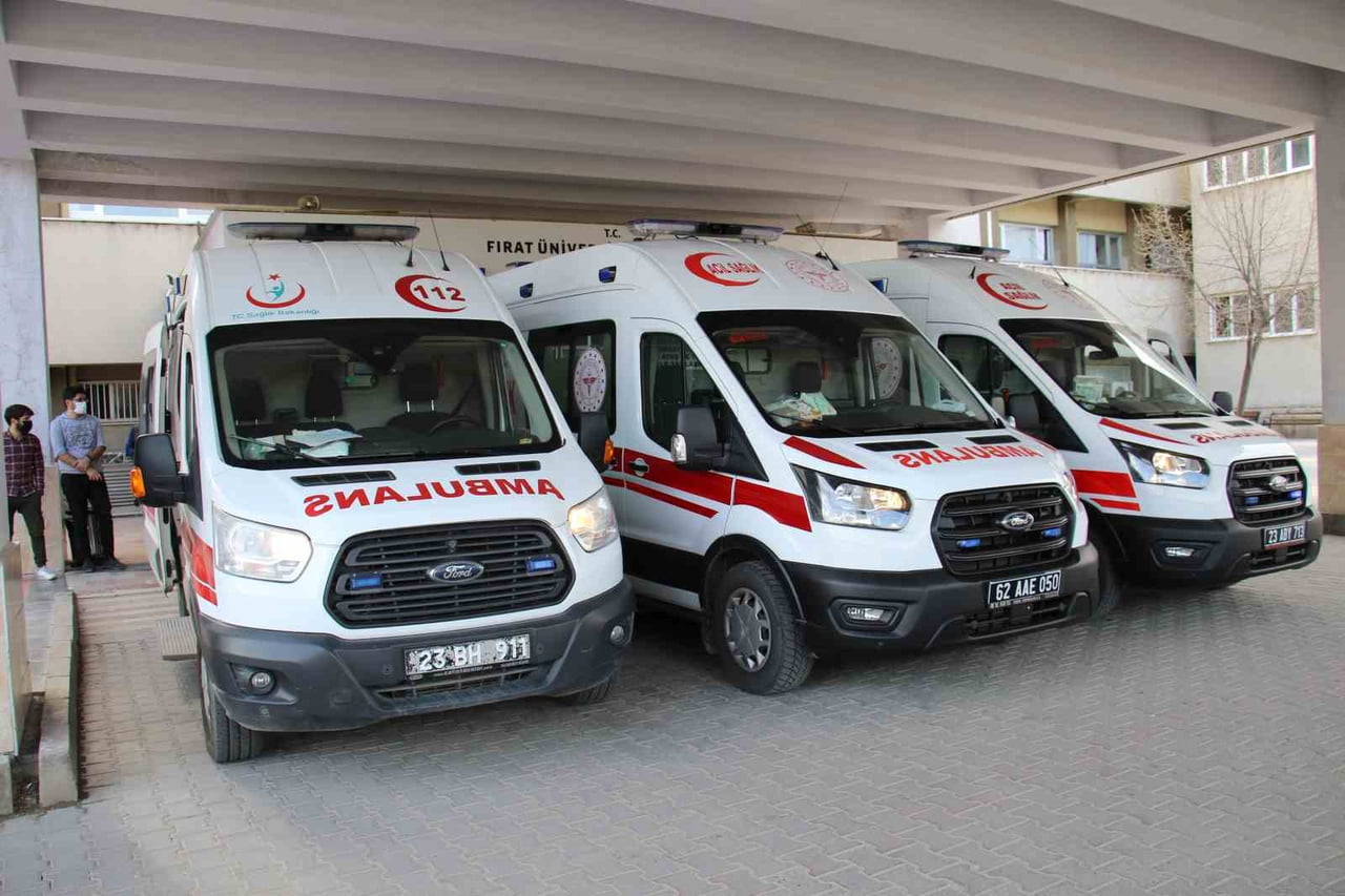 ELAZIĞ’IN KARAKOÇAN İLÇESİNDE SİLAHLA OYNAYAN 19 YAŞINDAKİ GENÇ, BOŞ SANDIĞI SİLAHIN TETİĞİNE...