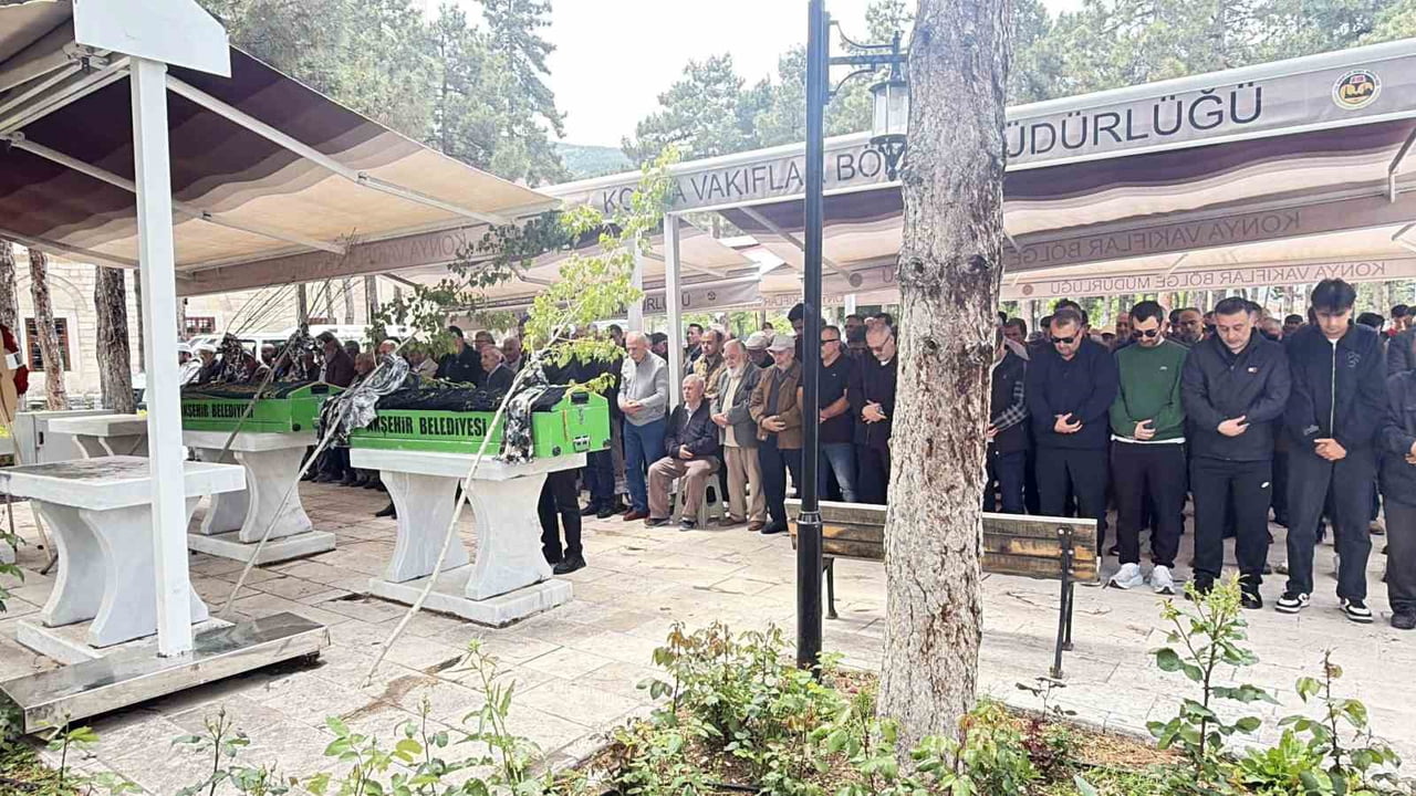 EMİNE DÖNMEZ İÇİN CENAZE TÖRENİ DÜZENLENDİ