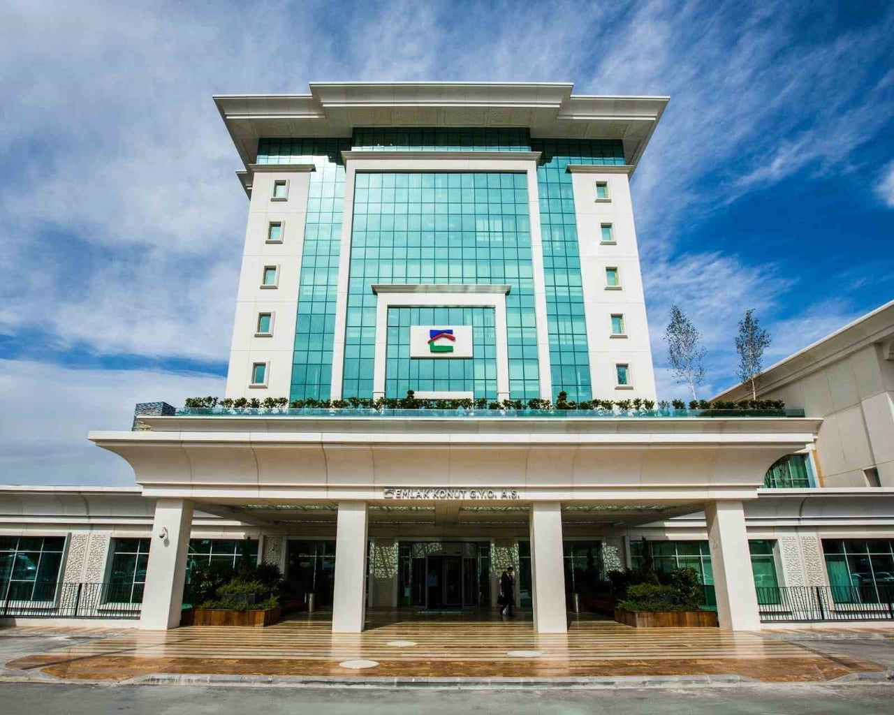 EMLAK KONUT GYO, ULUSLARARASI SERMAYE PİYASALARINDAKİ İLK SUKUK İHRACINI 21 MAYIS İTİBARIYLA...