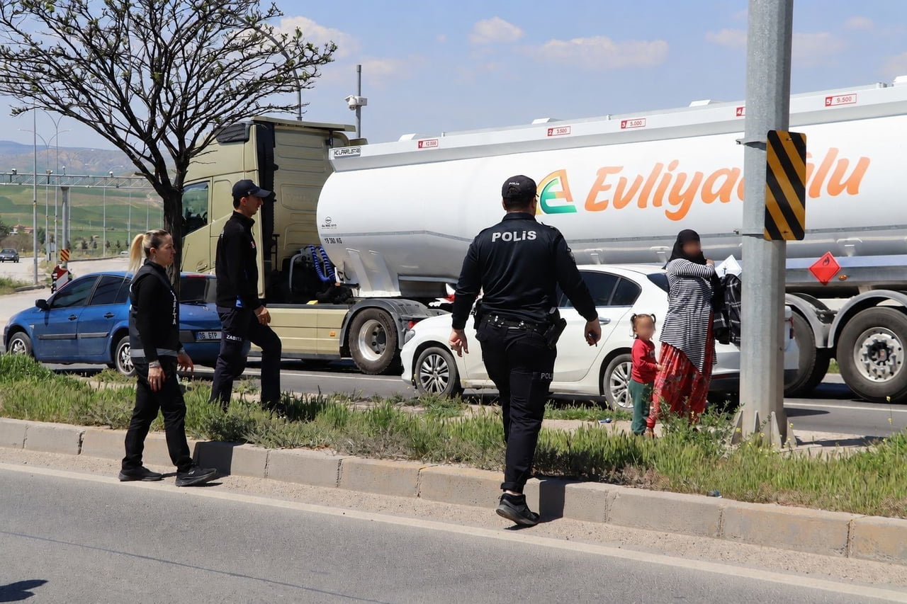 EMNİYET GENEL MÜDÜRLÜĞÜ ÇOCUKLARI İSTİSMAR MALZEMESİ OLARAK KULLANANLARI 3 YILA KADAR HAPİS CEZASI...