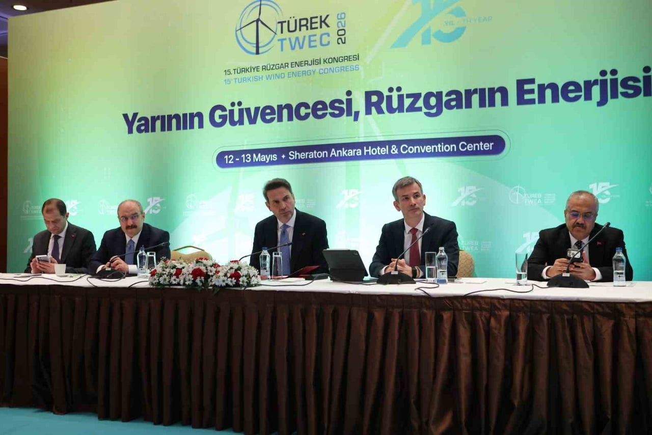 ENERJİ VE TABİİ KAYNAKLAR BAKANI ALPARSLAN BAYRAKTAR, "2026 YILI ADETA RÜZGARIN YILI OLACAK. ZİRA...