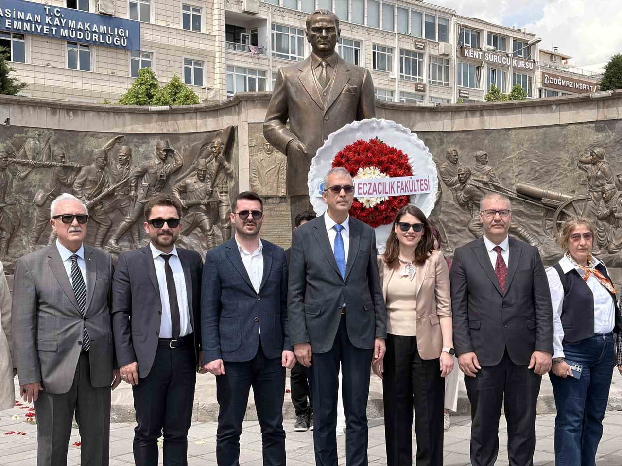 ERCİYES ÜNİVERSİTESİ (ERÜ) ECZACILIK FAKÜLTESİ DEKANI PROF. DR. ORHAN PÜSKÜLLÜ, ECZACILARIN İLACIN...