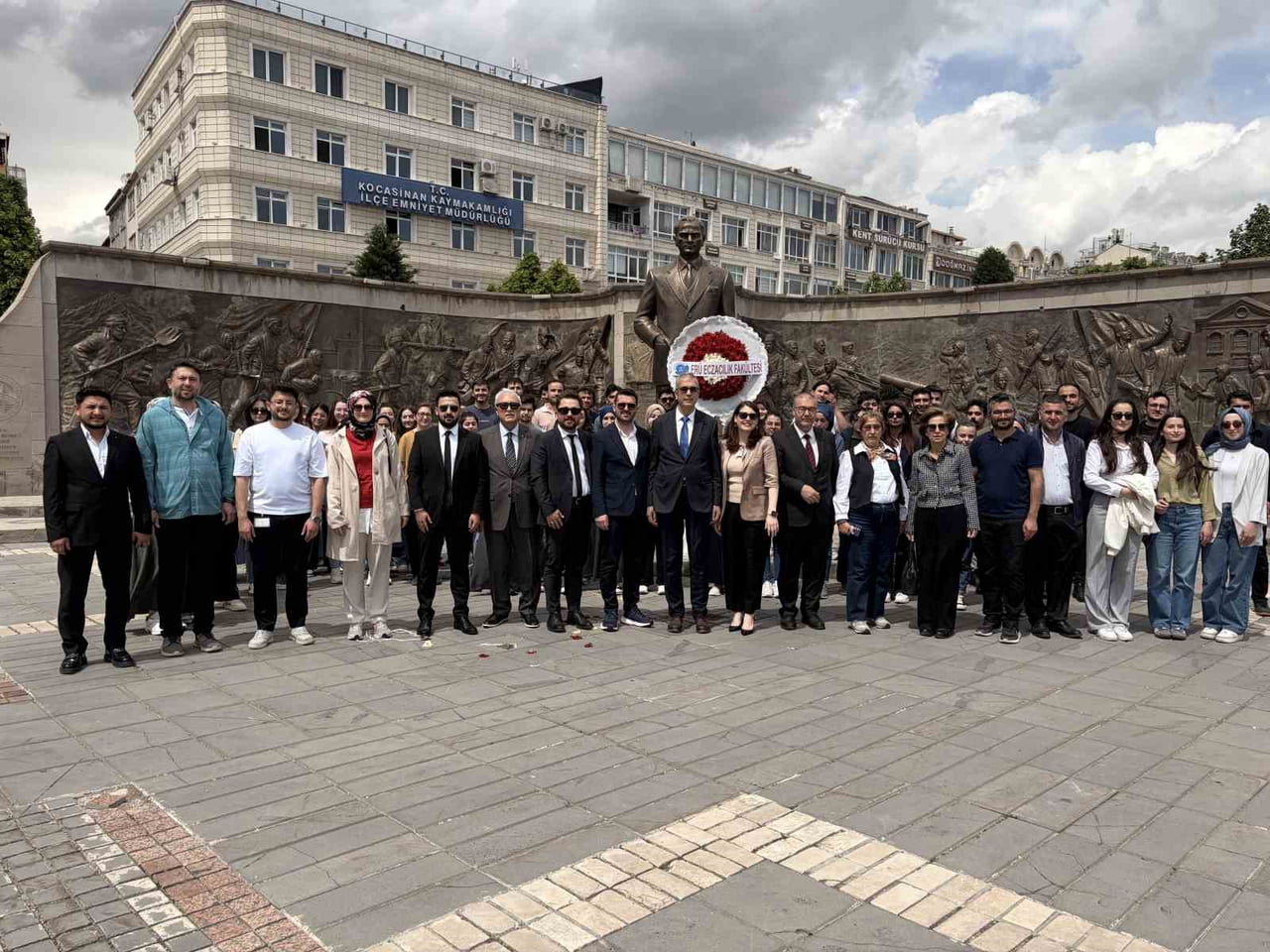 ERCİYES ÜNİVERSİTESİ (ERÜ) ECZACILIK FAKÜLTESİ DEKANI PROF. DR. ORHAN PÜSKÜLLÜ, ECZACILARIN İLACIN...