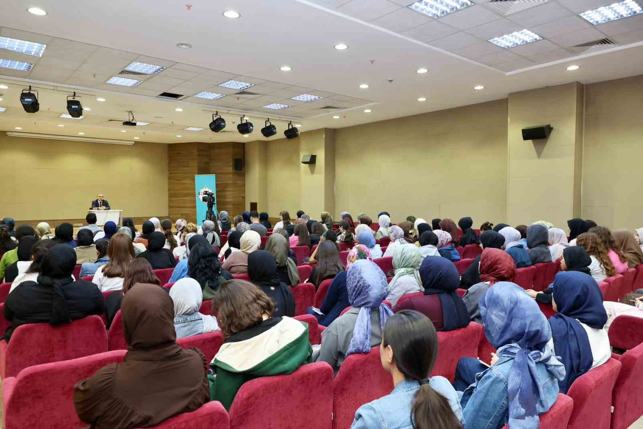 ERCİYES ÜNİVERSİTESİ (ERÜ) REKTÖRÜ PROF. DR. FATİH ALTUN; İLİM YAYMA CEMİYETİ KÜBRA KIZ YURDU...