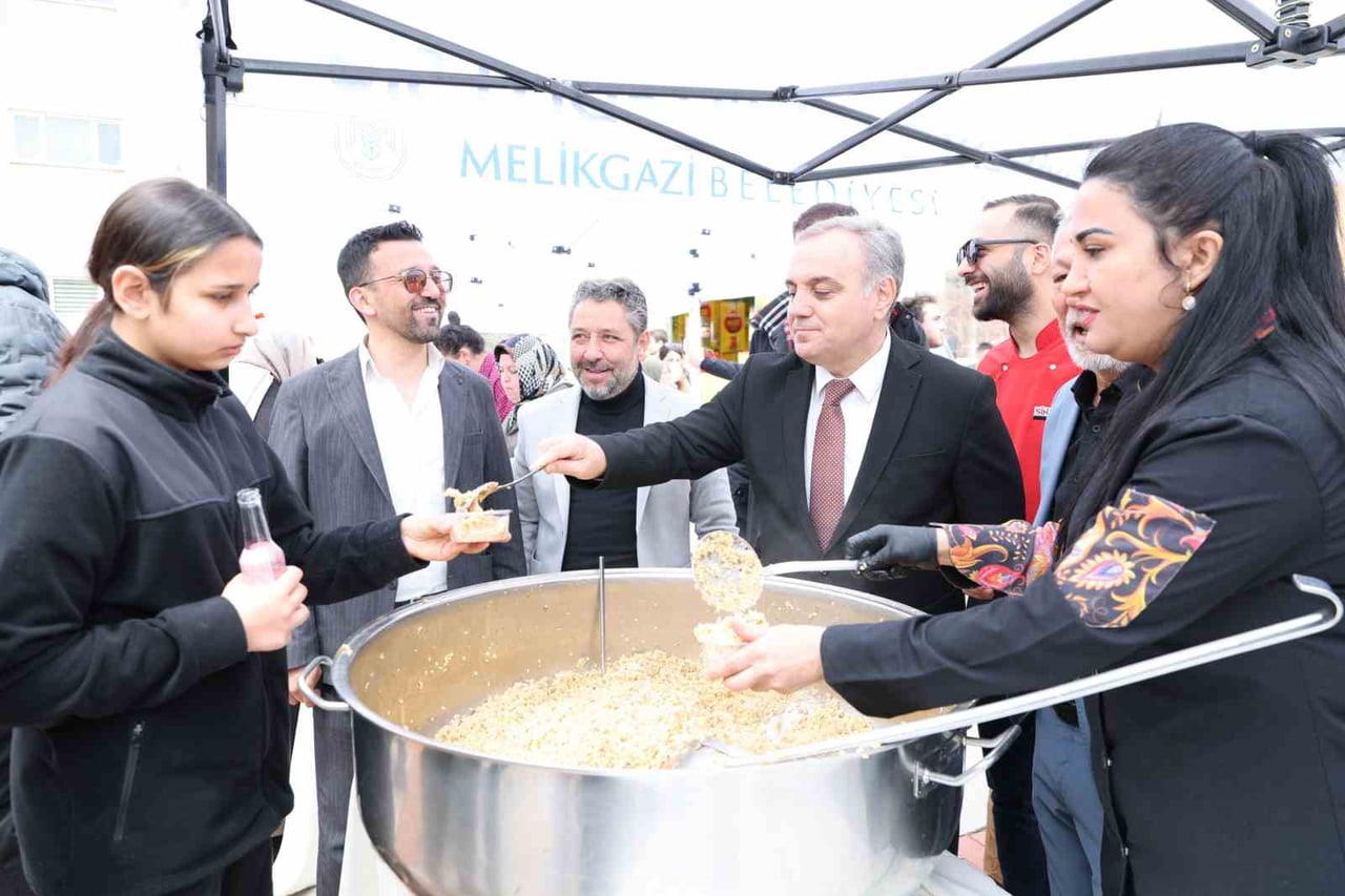 ERCİYES ÜNİVERSİTESİ (ERÜ) YABANCI DİLLER YÜKSEKOKULU TARAFINDAN "YDYOFEST" ETKİNLİĞİ...
