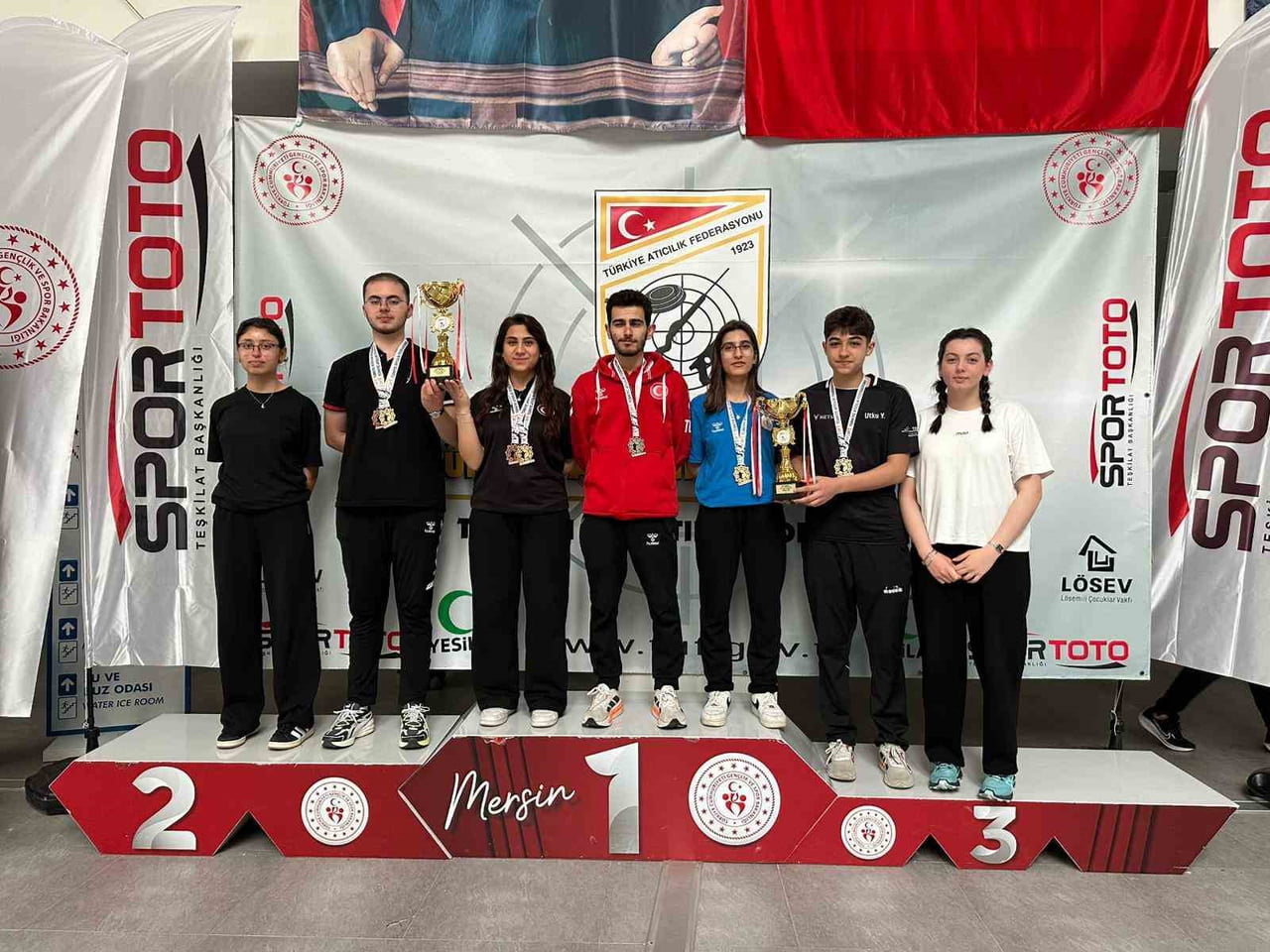 ERDEMLİ İLÇESİNDE DÜZENLENEN HAVALI SİLAHLAR BÜLENT TORPİL KUPASI’NDA ERZİNCANLI SPORCULAR ÖNEMLİ...