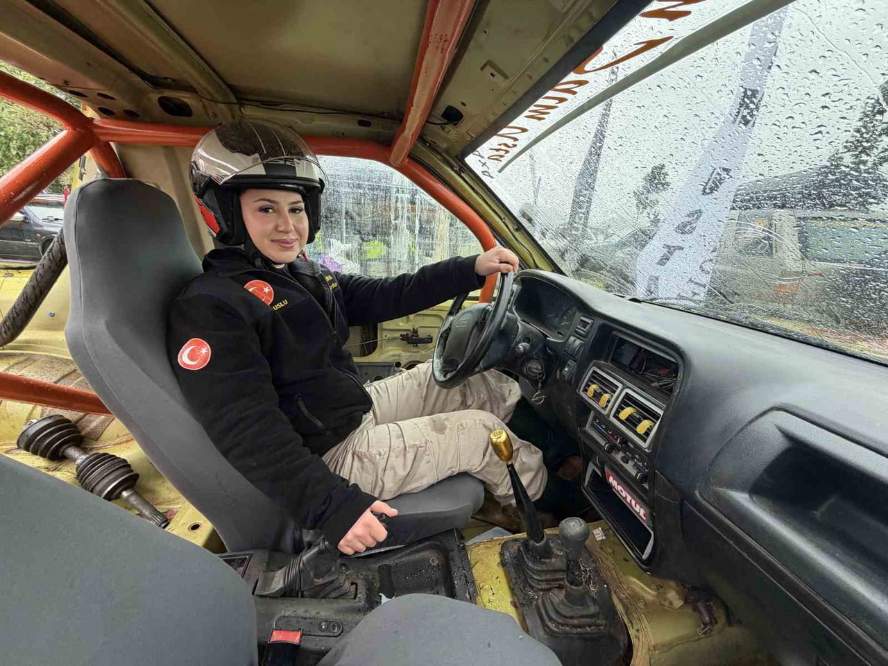 ERKEK EGEMEN BİR SPOR OLARAK BİLİNEN OFF-ROAD PARKURLARINDA, BALIKESİR'İN HAVRAN İLÇESİNDE...