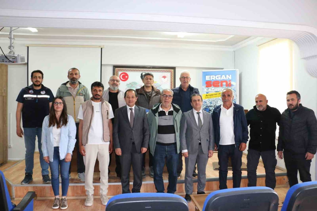 ERZİNCAN'DA SU ÜRÜNLERİ SEKTÖRÜNÜN GELECEĞİ MASAYA YATIRILDI