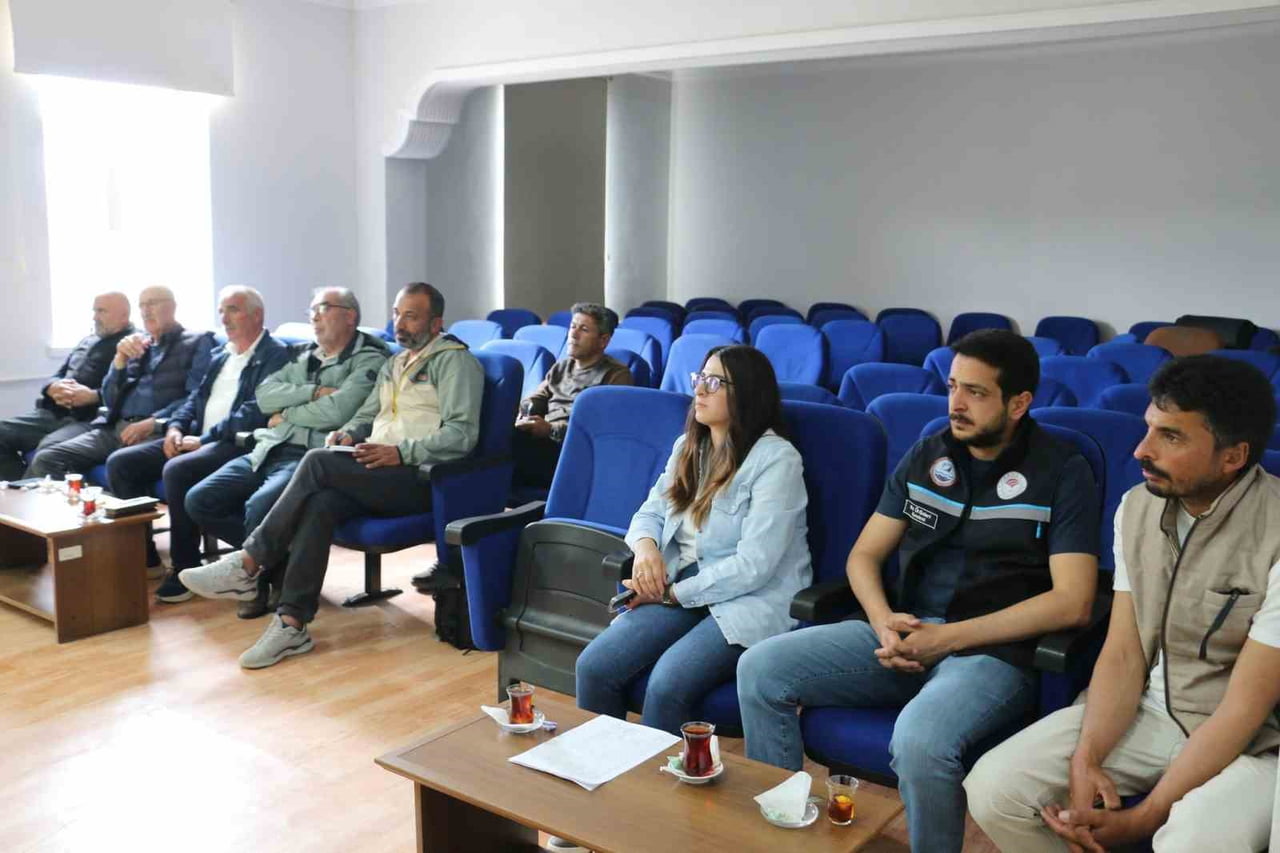 ERZİNCAN'DA SU ÜRÜNLERİ SEKTÖRÜNÜN GELECEĞİ MASAYA YATIRILDI