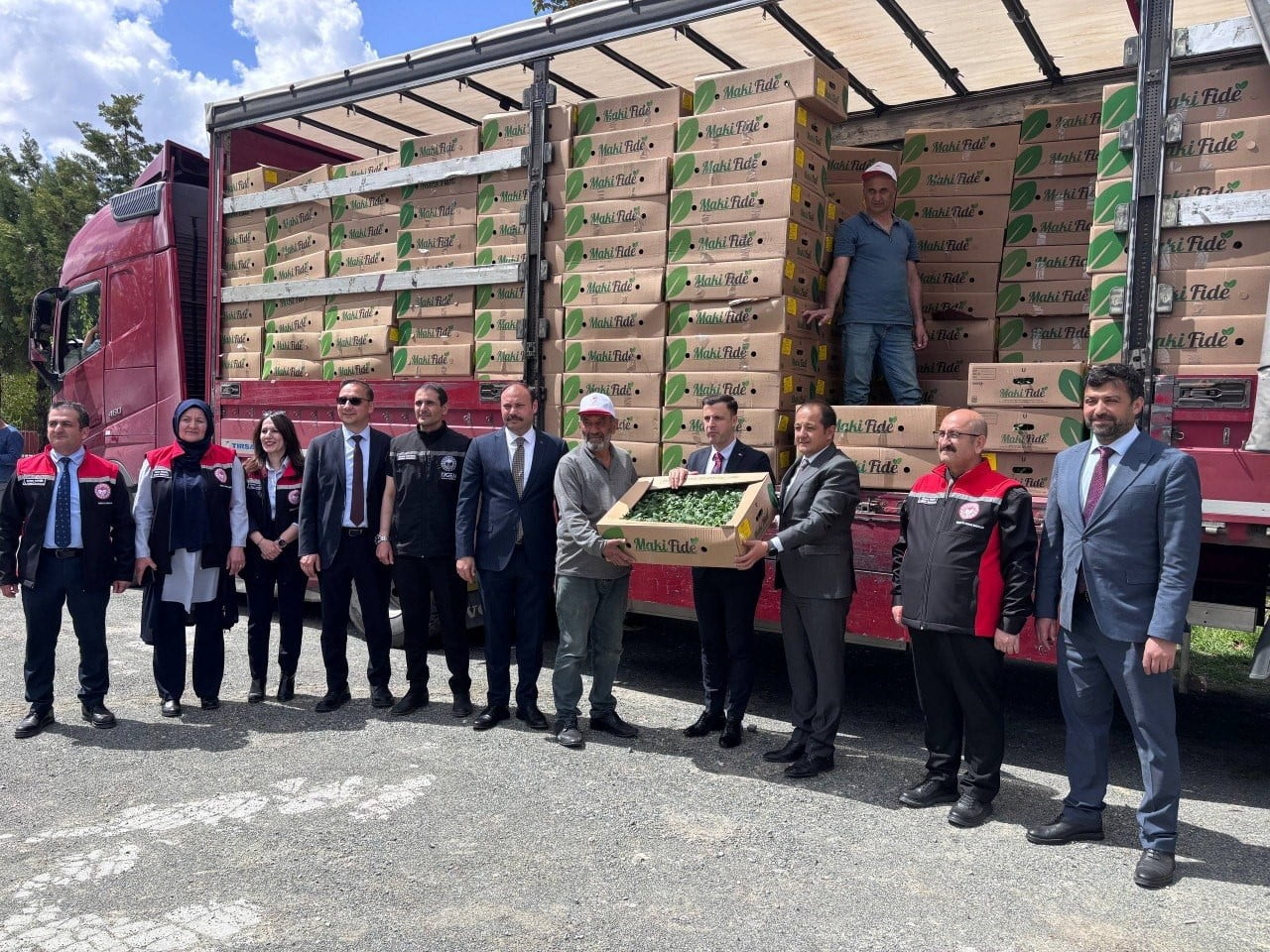 ERZİNCAN’DA 220 ÜRETİCİYE 779 BİN 520 SEBZE FİDESİ DAĞITILDI